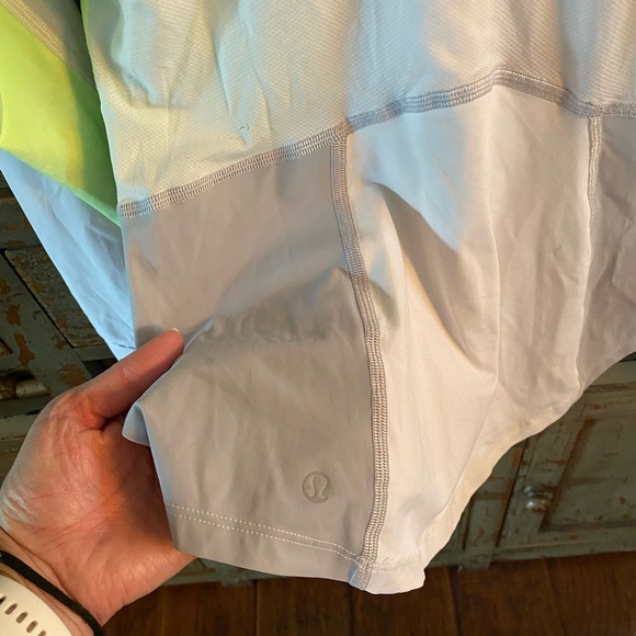 Lululemon sun/rash guard - Picture 5 of 5